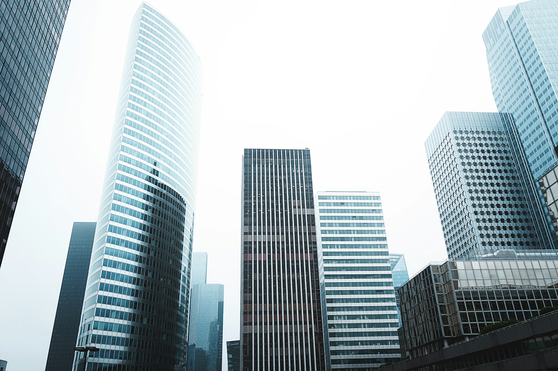 Distrito financiero con torres corporativas